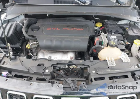 2018 Jeep Compass Latitude 4X4 из США, поврежденный, VIN 3C4NJDBB4JT206239